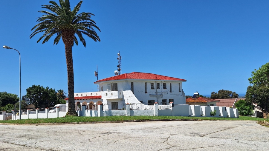 To Let 4 Bedroom Property for Rent in Lovemore Heights Estate Eastern Cape